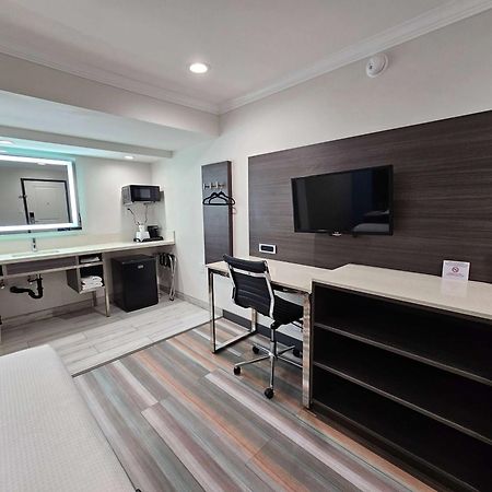 Travelodge Inn & Suites By Wyndham Fullerton Dış mekan fotoğraf