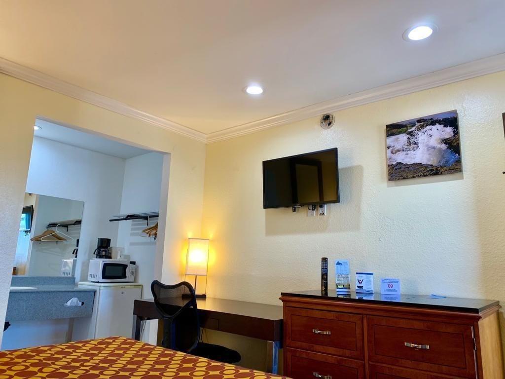 Travelodge Inn & Suites By Wyndham Fullerton Dış mekan fotoğraf