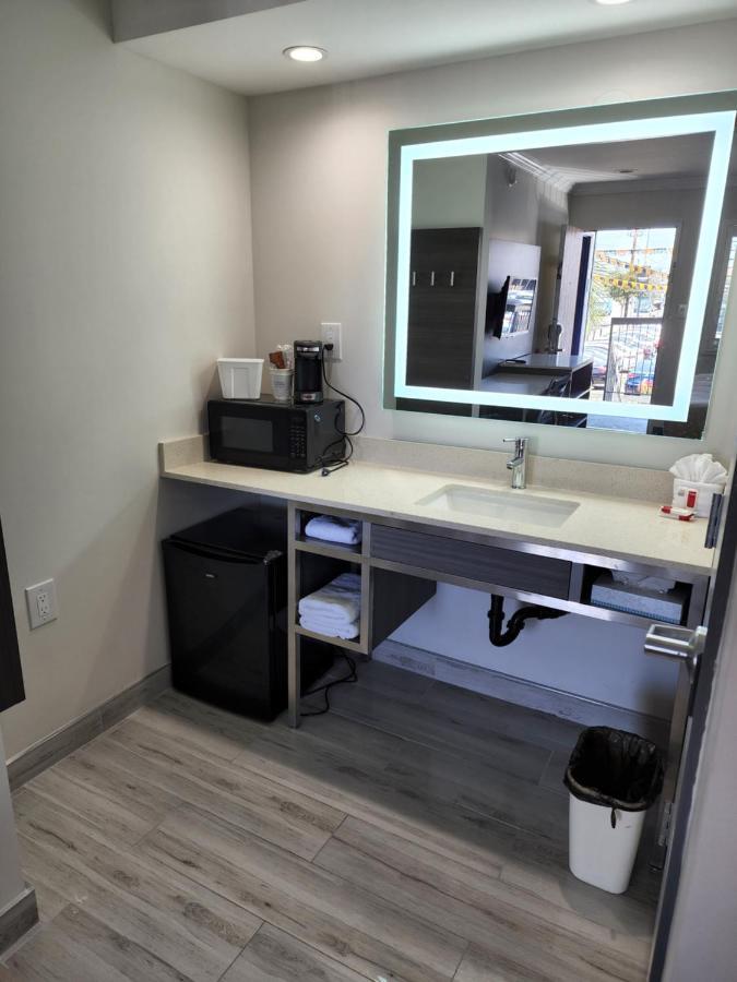 Travelodge Inn & Suites By Wyndham Fullerton Dış mekan fotoğraf