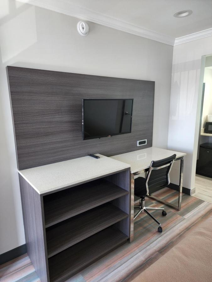 Travelodge Inn & Suites By Wyndham Fullerton Dış mekan fotoğraf