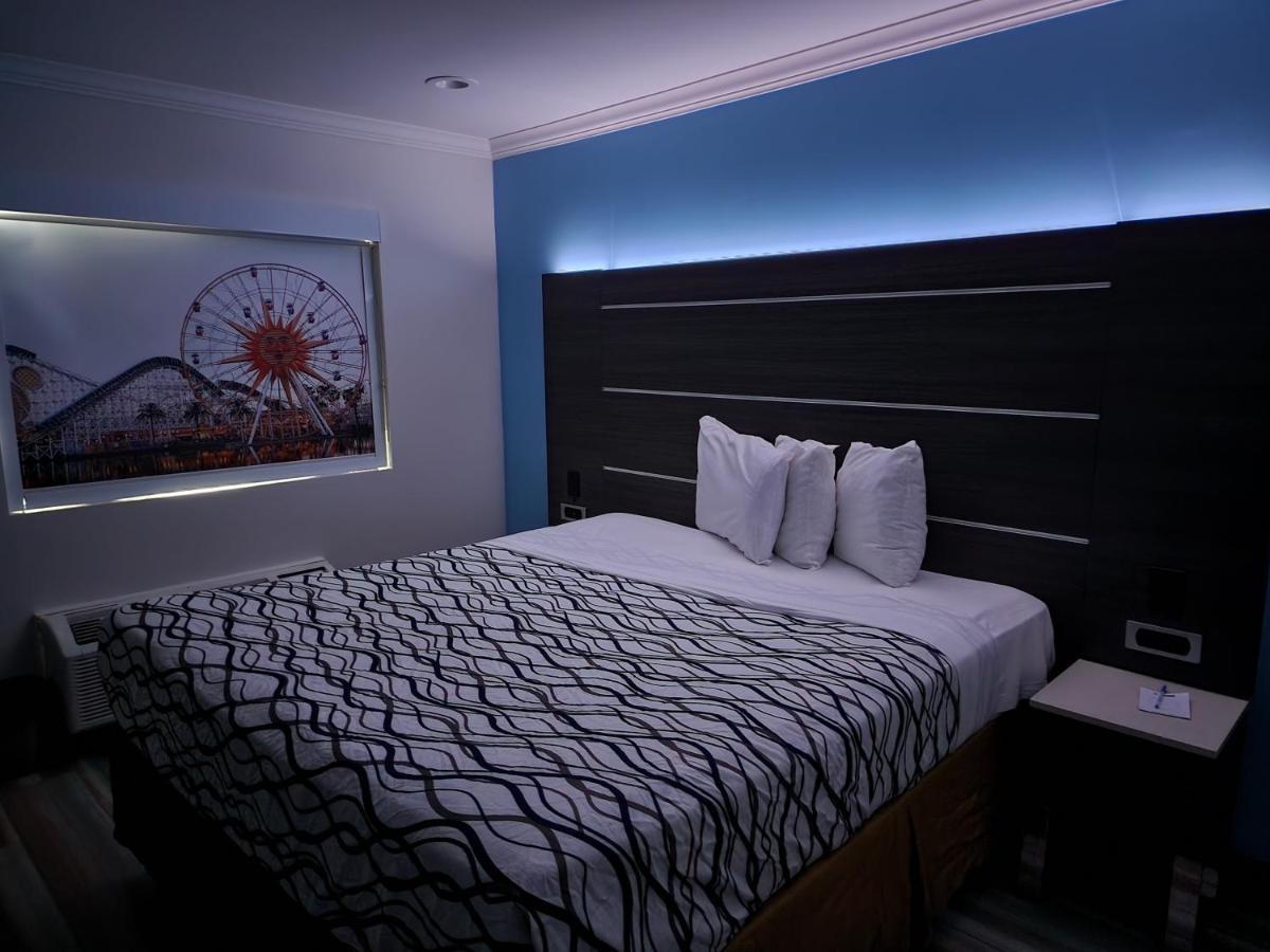 Travelodge Inn & Suites By Wyndham Fullerton Dış mekan fotoğraf