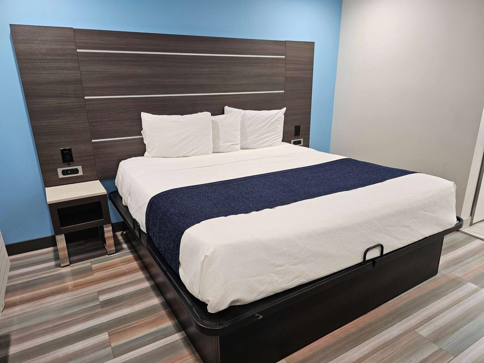 Travelodge Inn & Suites By Wyndham Fullerton Dış mekan fotoğraf