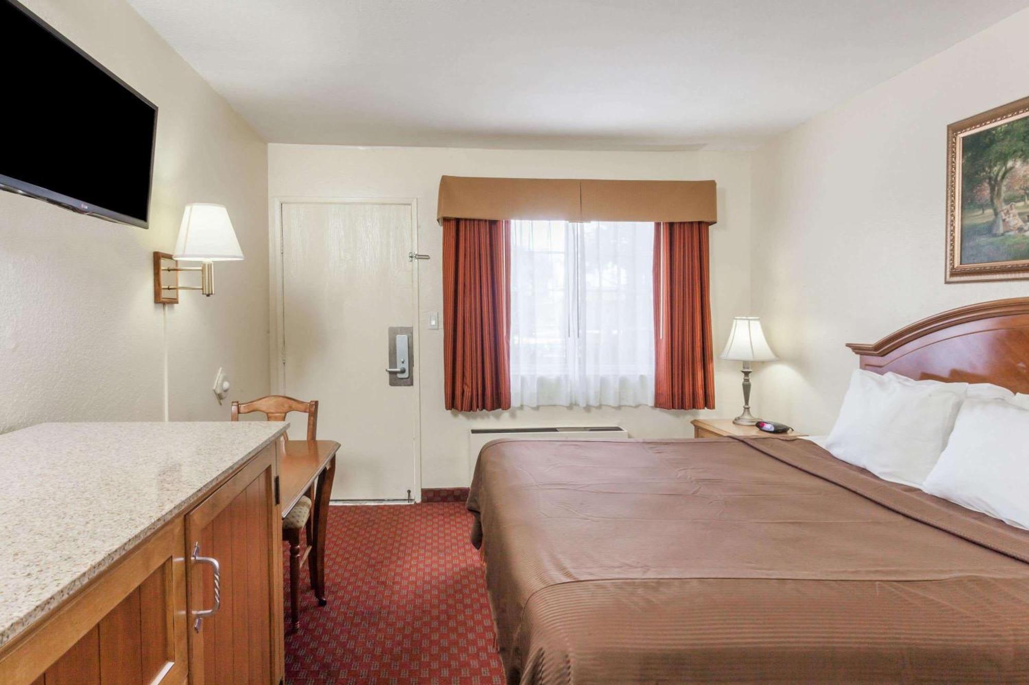 Travelodge Inn & Suites By Wyndham Fullerton Dış mekan fotoğraf