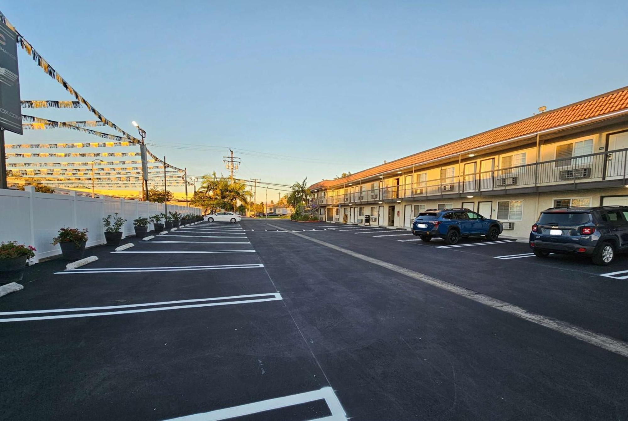 Travelodge Inn & Suites By Wyndham Fullerton Dış mekan fotoğraf